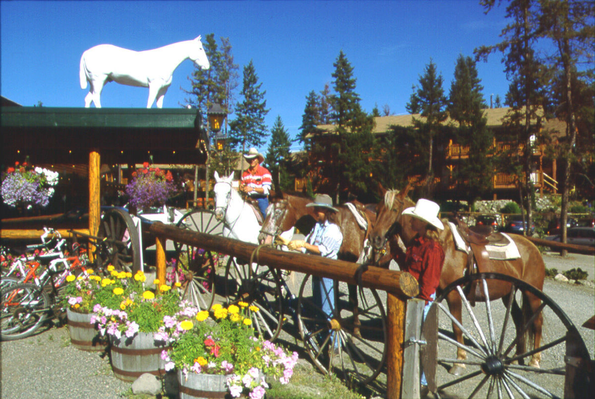 Spruce Hill Resort & Spa 108 Mile Ranch Extérieur photo