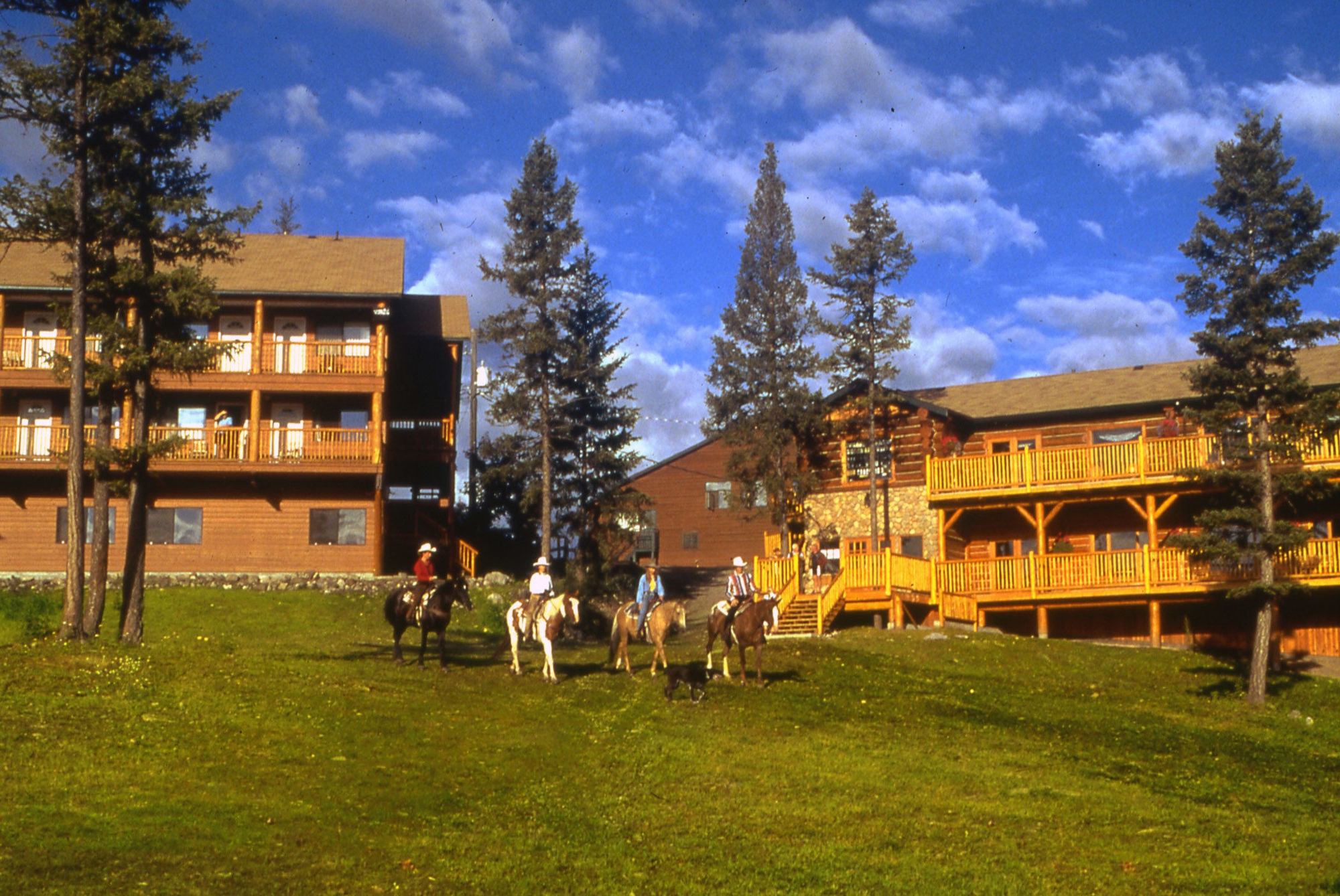 Spruce Hill Resort & Spa 108 Mile Ranch Extérieur photo