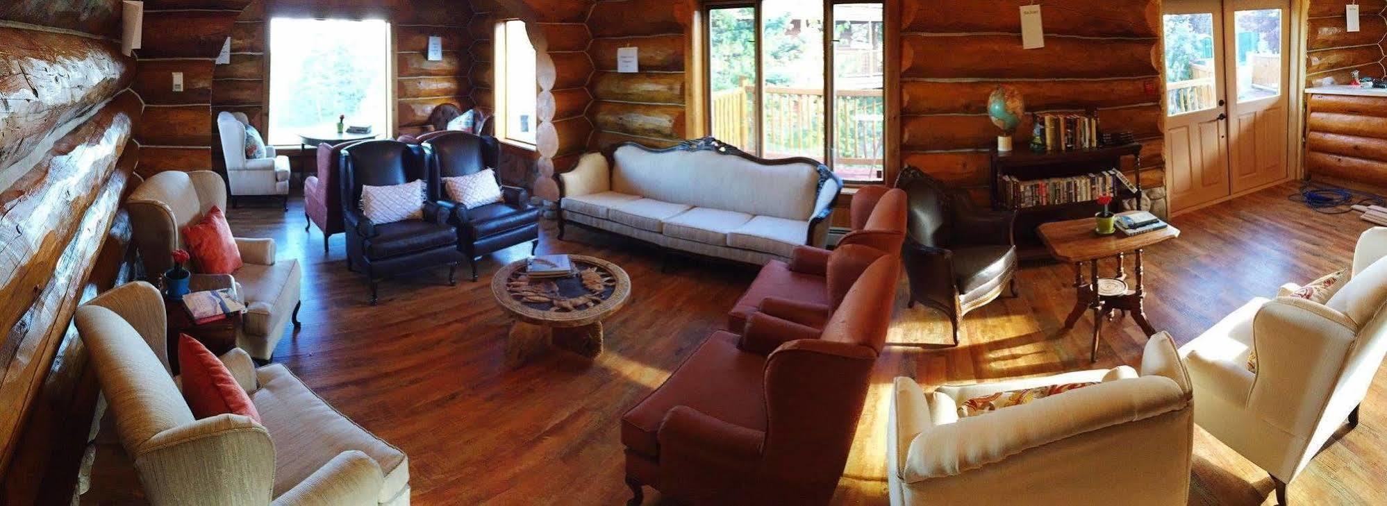 Spruce Hill Resort & Spa 108 Mile Ranch Extérieur photo